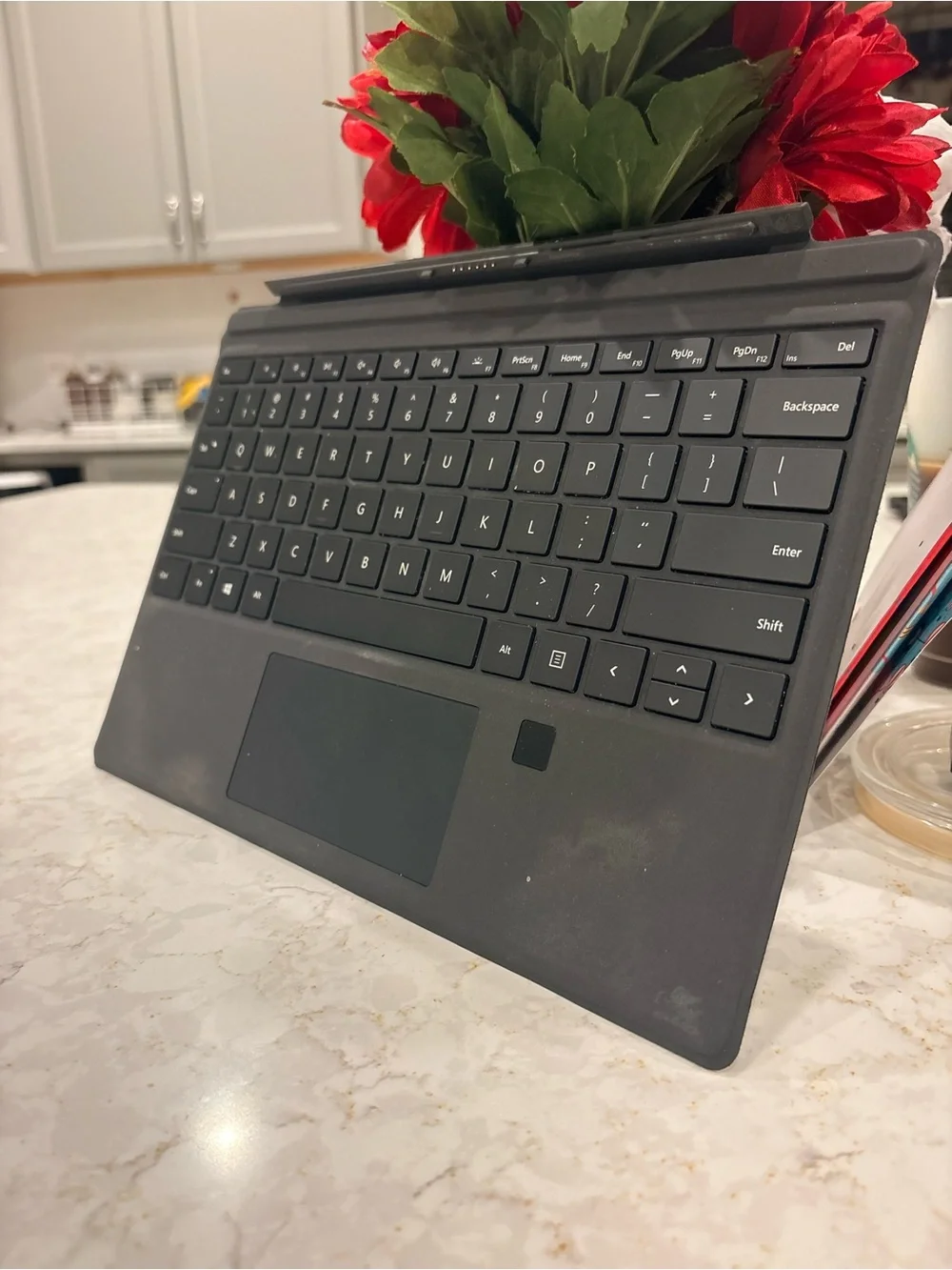 Surface PRO accessories bundle station HDMI cable case